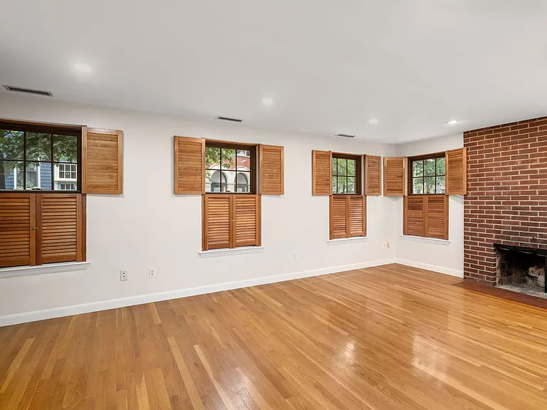 3 Devens St #2 — Photo 10