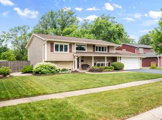 1012 Cheltenham Rd, Elk Grove Village, IL 60007
