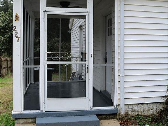 2nd image of 227 Willow St