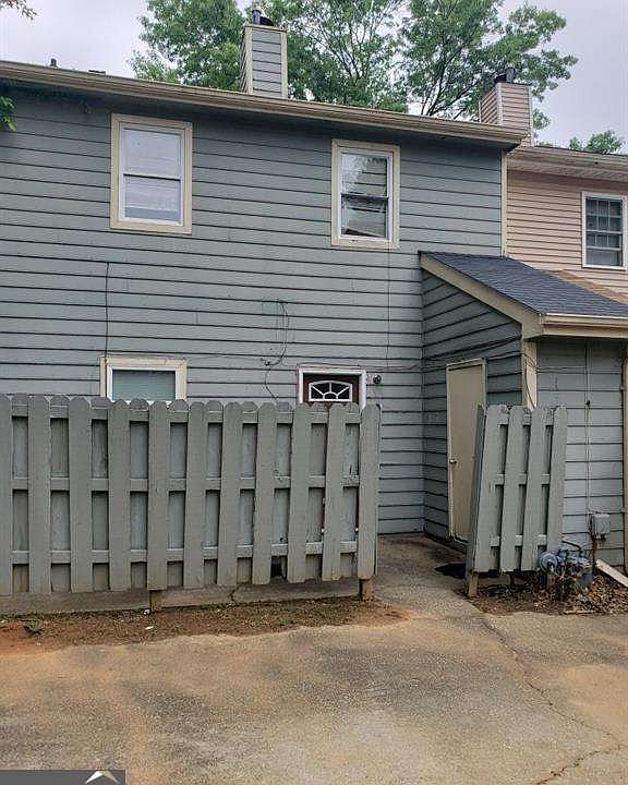 2nd image of 3500 Ten Oaks Ct