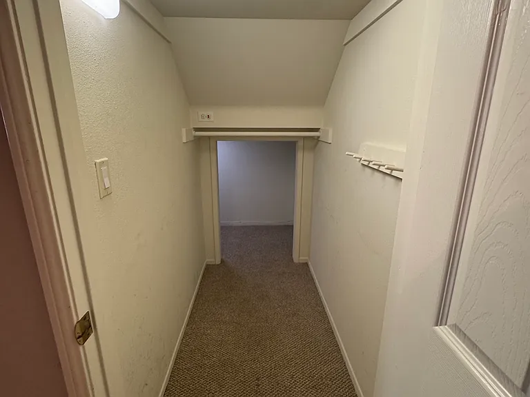 431 W Bay St — Photo 8