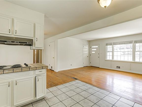 5th image of 2985 Nursery Rd SE