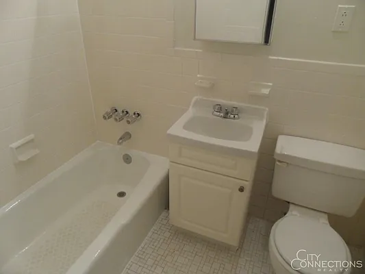 Rented by City Connections Realty | media 16