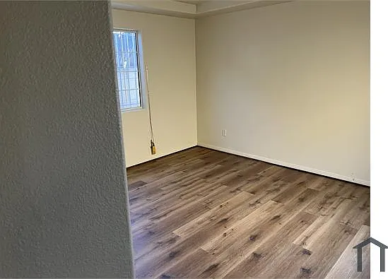 3 bed, 1300 sqft, $3,300 — Photo 4