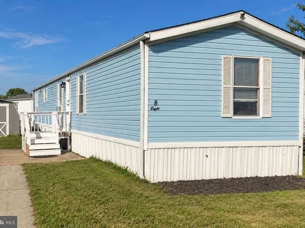 8 Vincent Ct, Bear, DE 19701