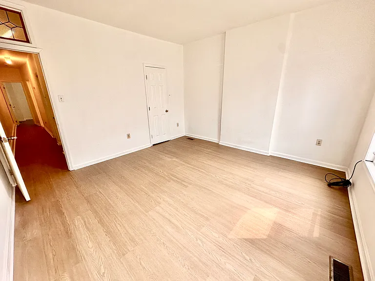 5227 Ridge Ave — Photo 12