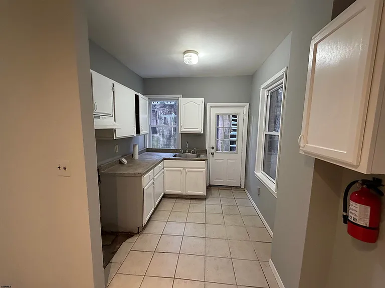 2510 Arctic Ave #1 — Photo 7