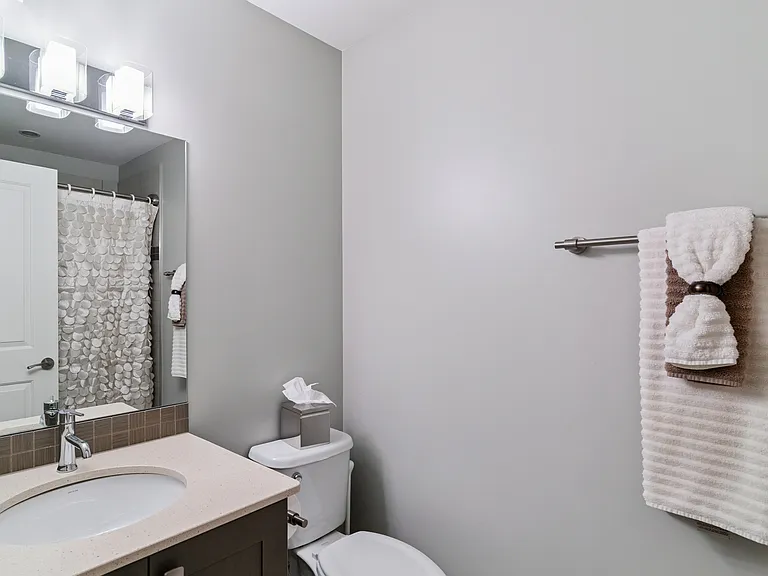2428 N Clarkson St — Photo 22