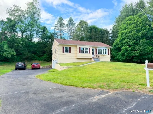 4 Cherry Heights Terrace, Newtown, CT 06482