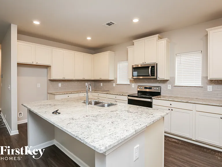 2476 Morgan Spring Ln — Photo 5