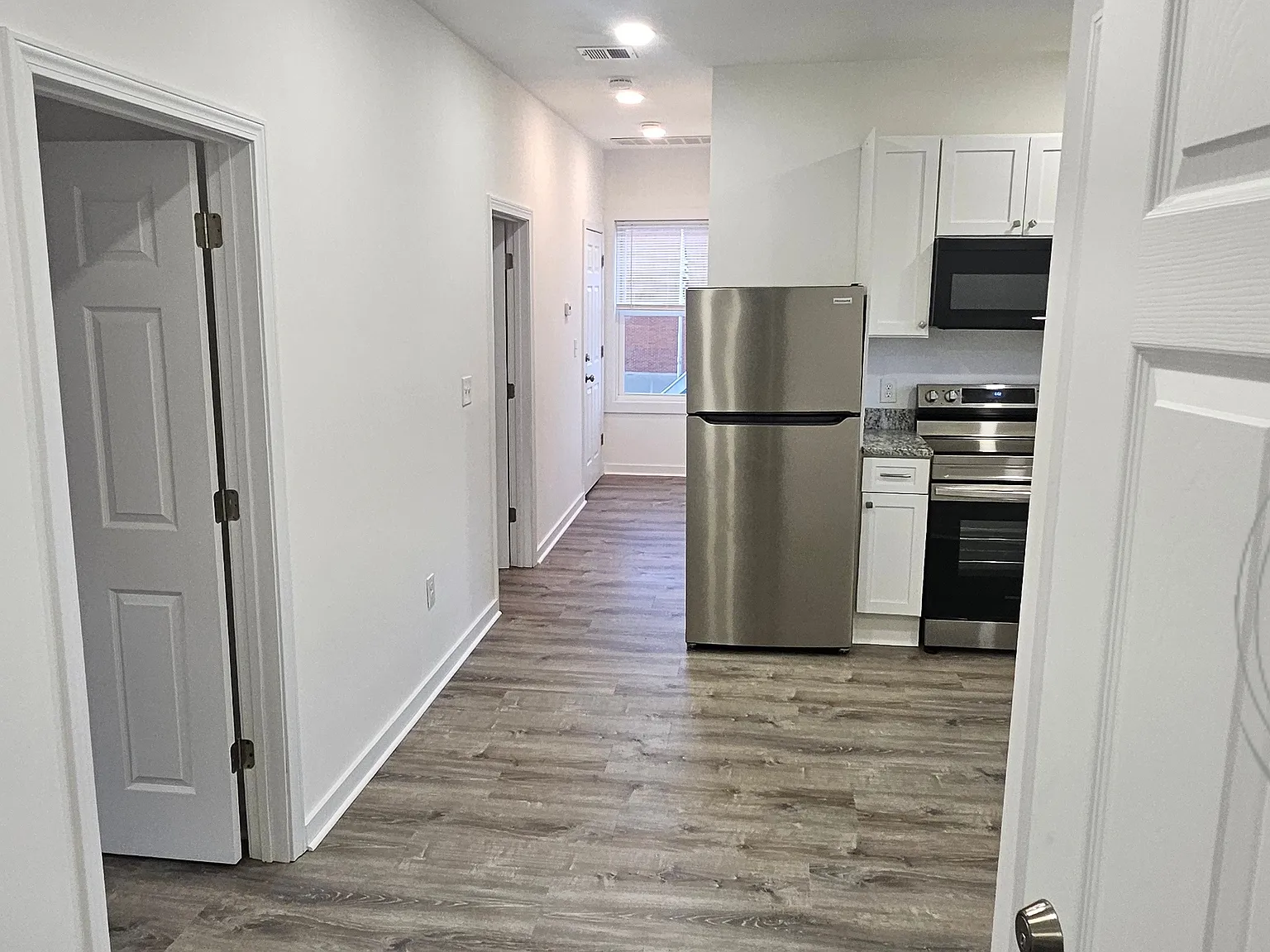 3 bed, 1100 sqft, $2,500 — Photo 1
