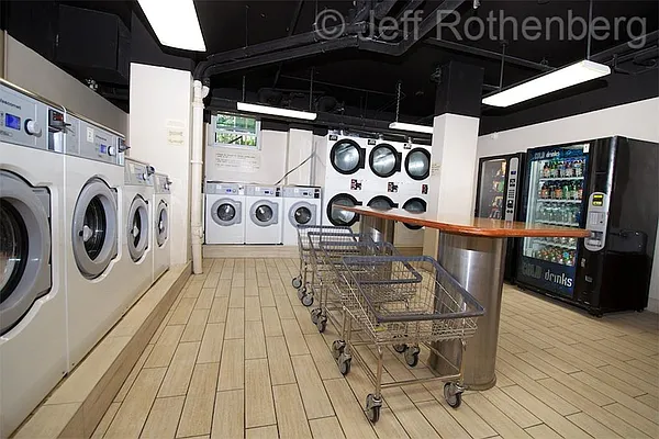 Sold by R New York | media 27