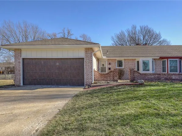 9119 Park St, Lenexa, KS 66215