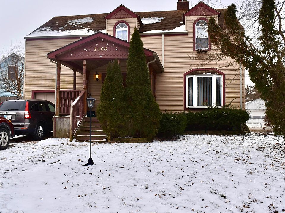 1st image of 2105 W Parkway Dr
