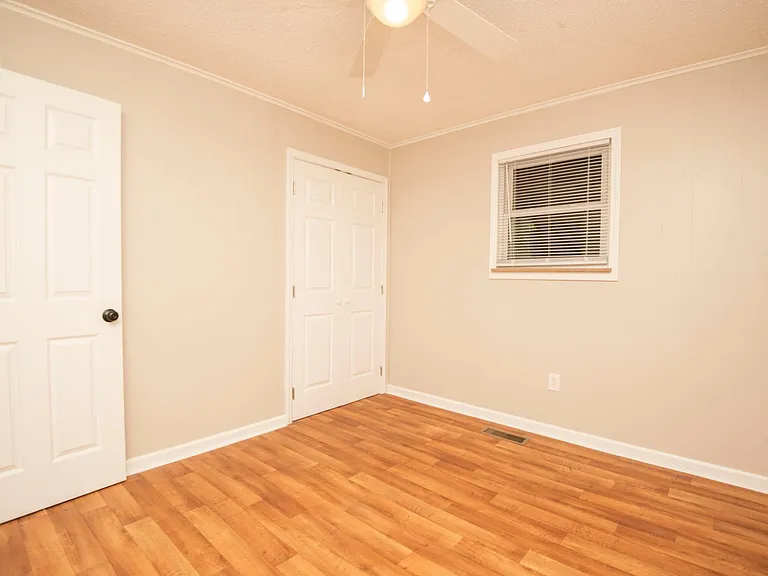 136 Harrison Ln — Photo 30
