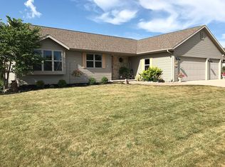 122 Sunny Meadows Dr, Kaukauna, WI 54130