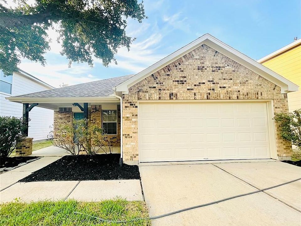 1st image of 24542 Lakecrest Village Dr