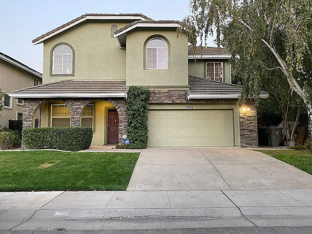 2512 Marta Bella Way photo 1