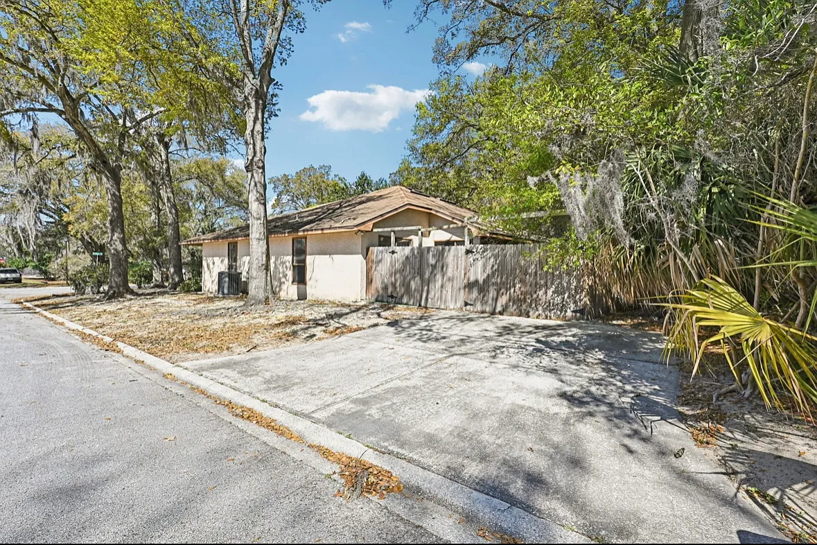 2 bed, 1074 sqft, $1,800 — Photo 2