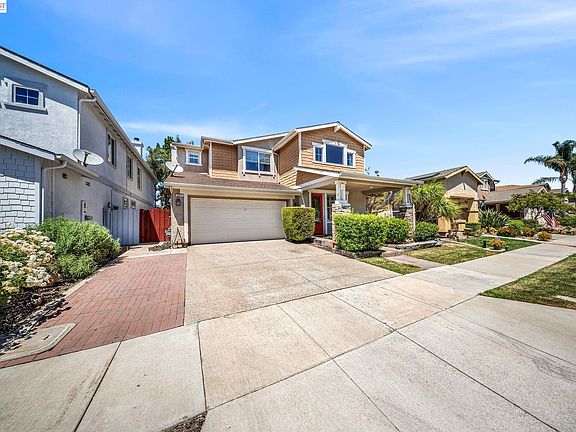 3rd image of 921 Sawyer Way