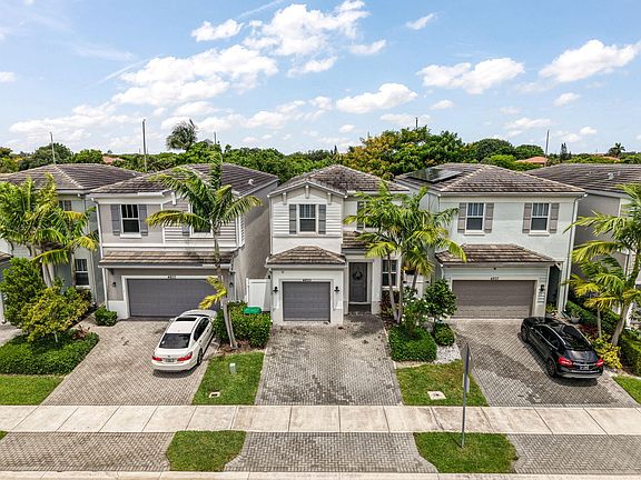4th image of 4805 NW 48th Terrace