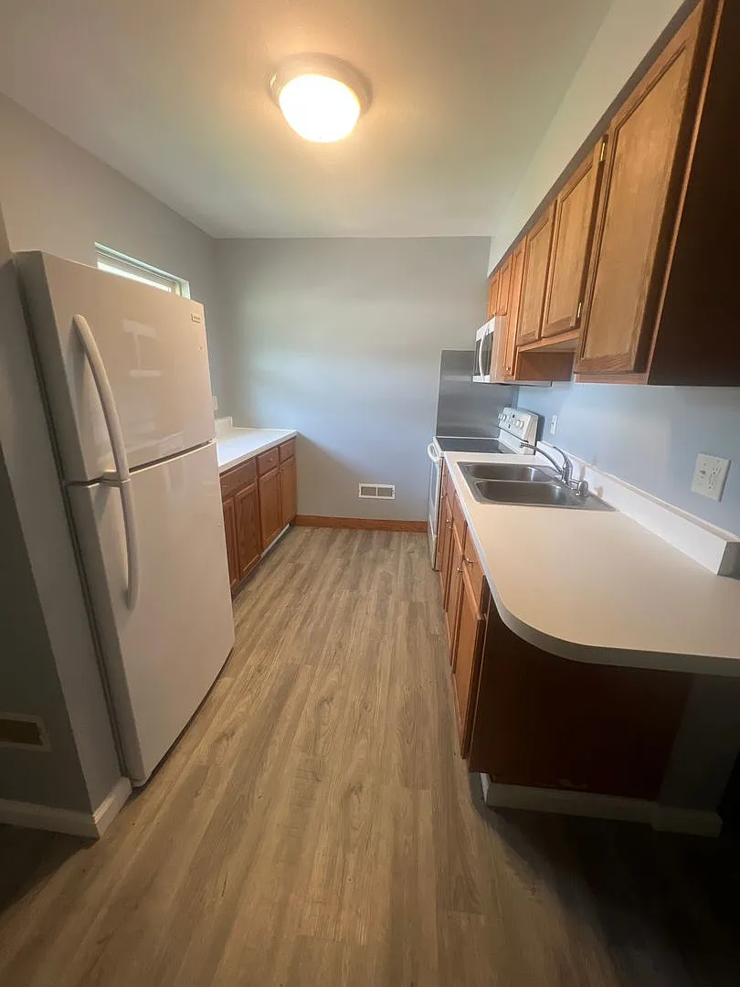 409 N Ewing St — Photo 2