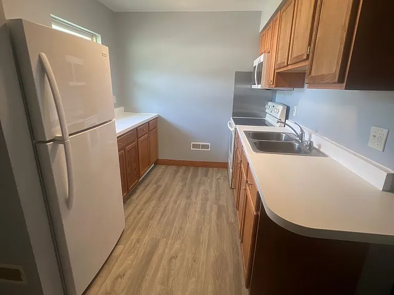 409 N Ewing St — Photo 2