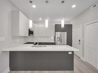 1111 S 24th St #301, Philadelphia, PA 19146