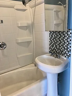 Rented by Windsor Homes Realty Corp | media 26