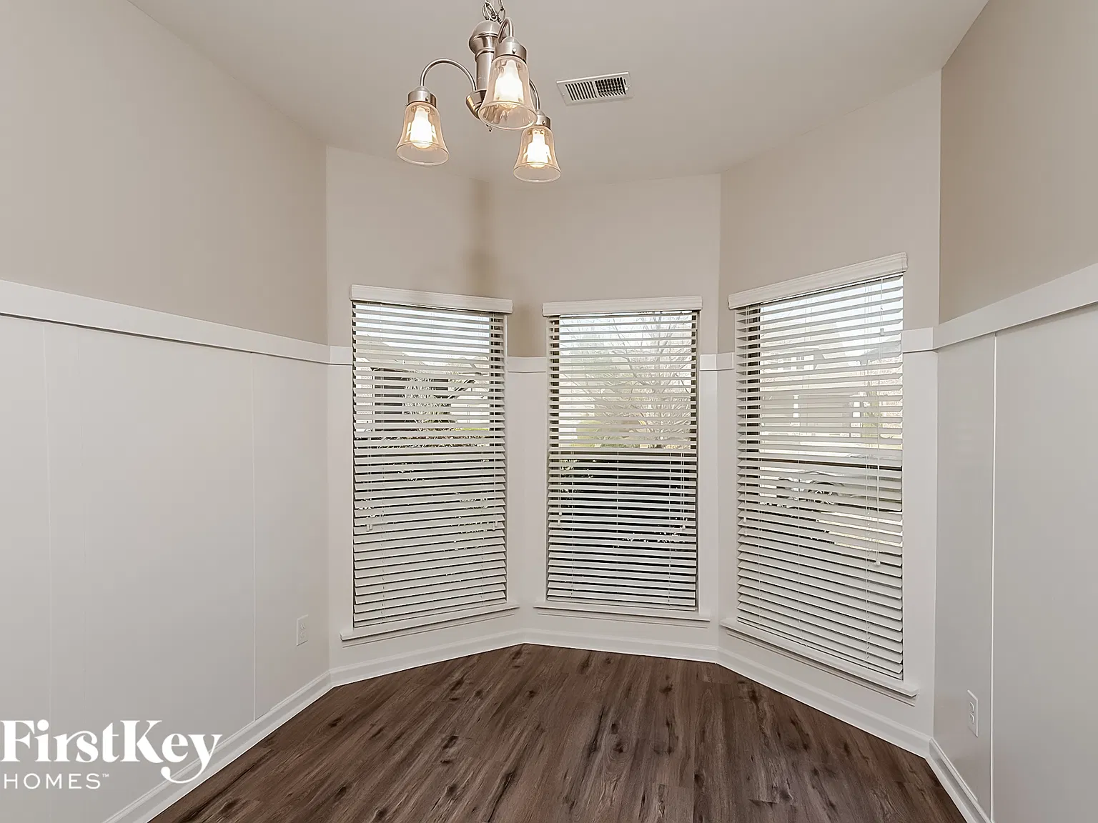 4 bed, 2.0 bath, 2143 sqft, $2,515 — Photo 4