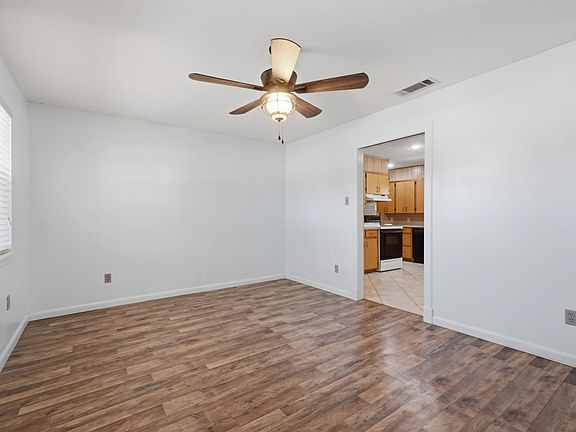 4th image of 1801 Mimosa Dr