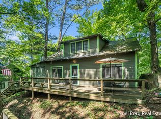 15 Crescent Hl, Grand Haven, MI 49417
