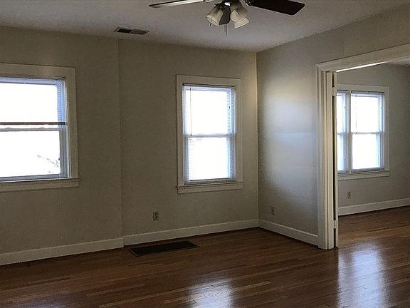 2nd image of 1814 Carolyn Dr APT 3
