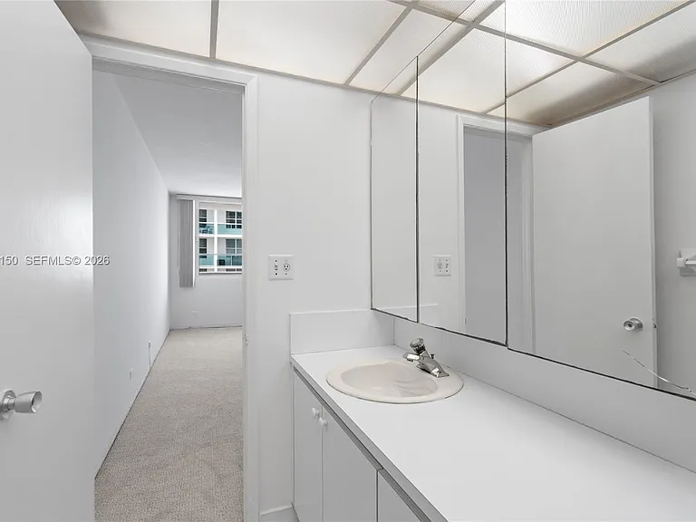 5005 Collins Ave #509 — Photo 9
