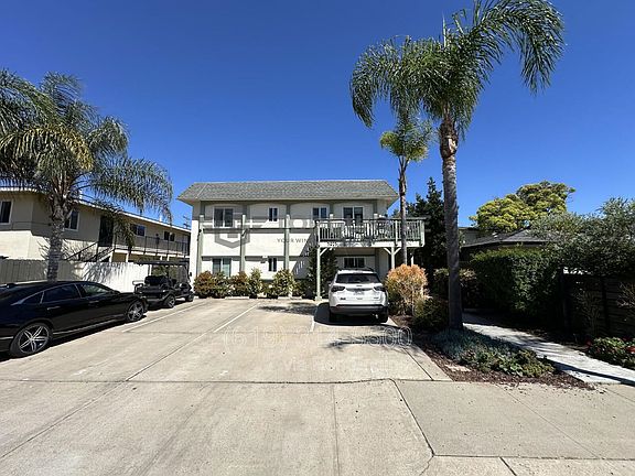 4th image of 3923 Lamont St #2