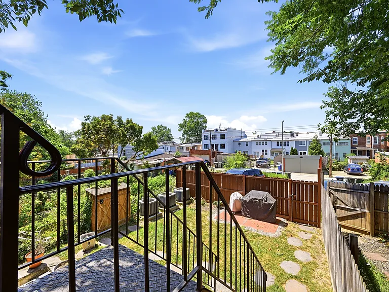 1221 Oates St NE #B — Photo 19