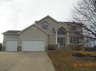 6442 Barclay Ave, Inver Grove Heights, MN 55077