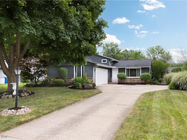6435 Ridge Plaza Dr, North Ridgeville, OH 44039
