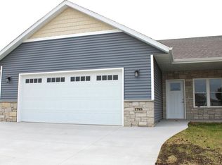 1795 Edgewood Rd UNIT 13, Kewaskum, WI 53040