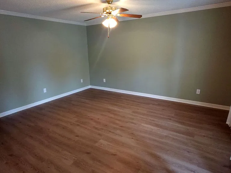 137 Westmont Dr — Photo 3