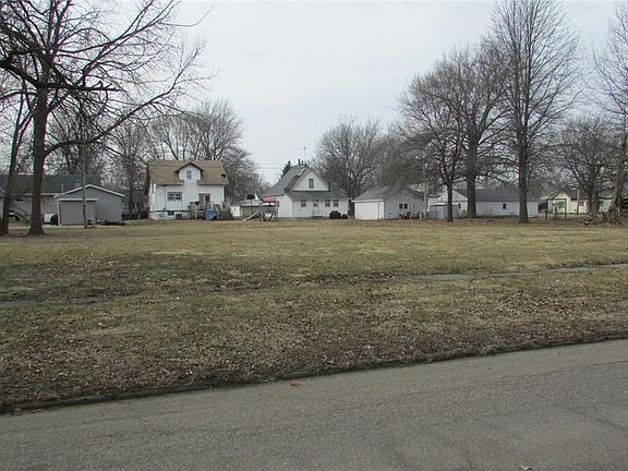 5th image of 239 W South St