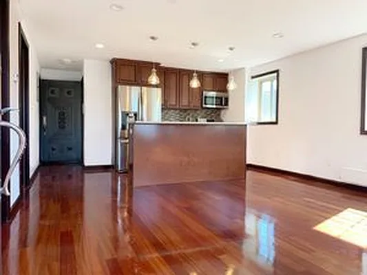 Rented by Compass | media 18