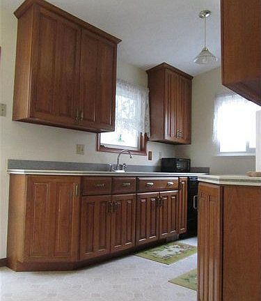 3rd image of 549 Howell Ct