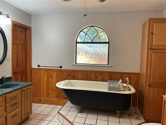 5th image of 2019 E Belclaire Cir