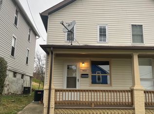 902 11th St, Charleroi, PA 15022