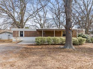 6064 Lights Ferry Rd, Flowery Branch, GA 30542