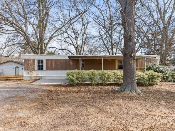 6064 Lights Ferry Rd, Flowery Branch, GA 30542