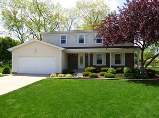 970 Bennington Dr, Crystal Lake, IL 60014