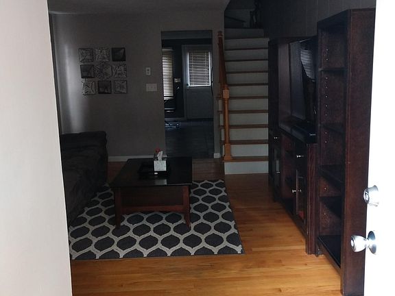 4th image of 80 Loretta St #80