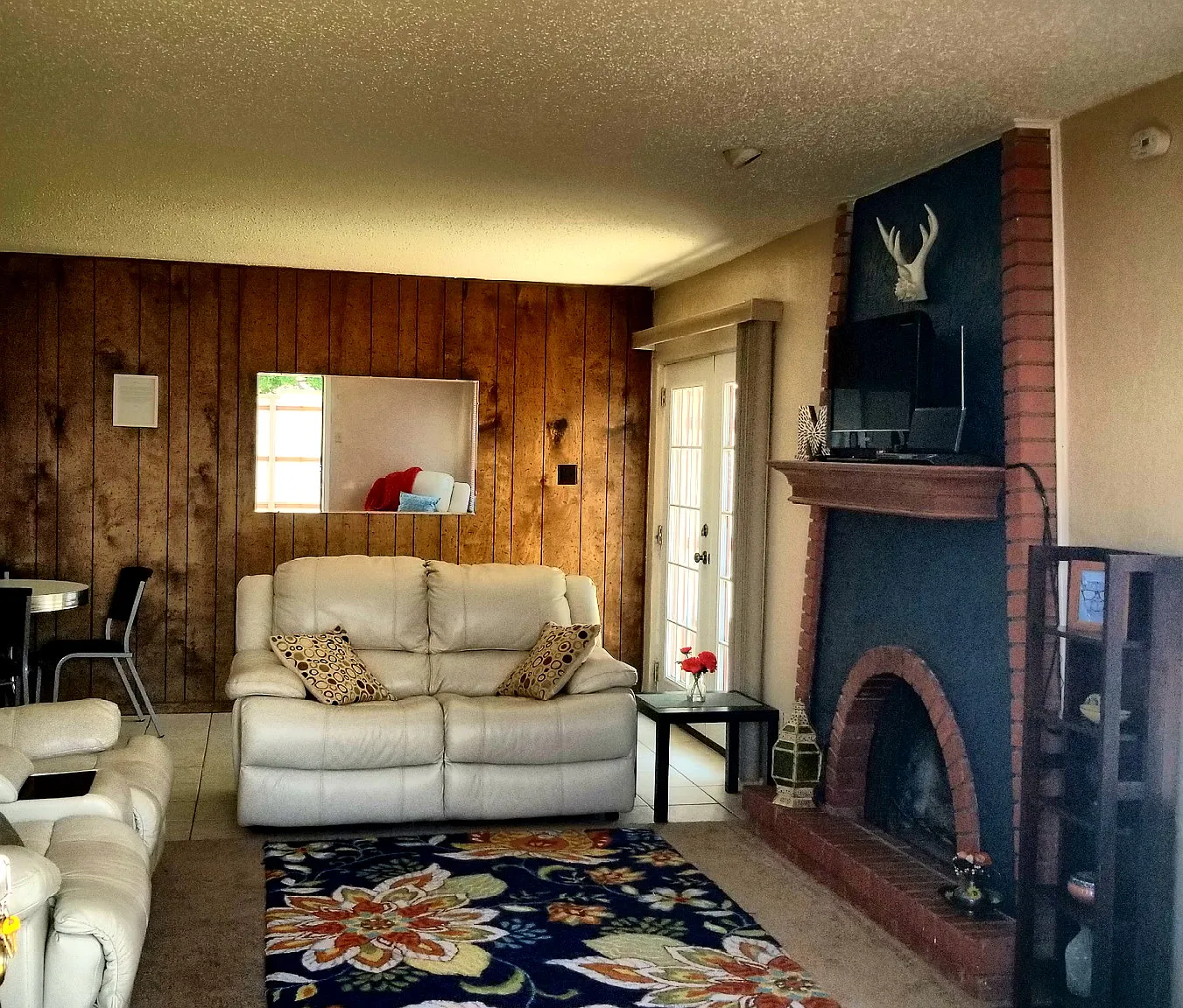 1 bed, 1.5 bath, $1,050 — Photo 2